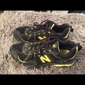 NEW BALANCE Men's black and yellow sneaker